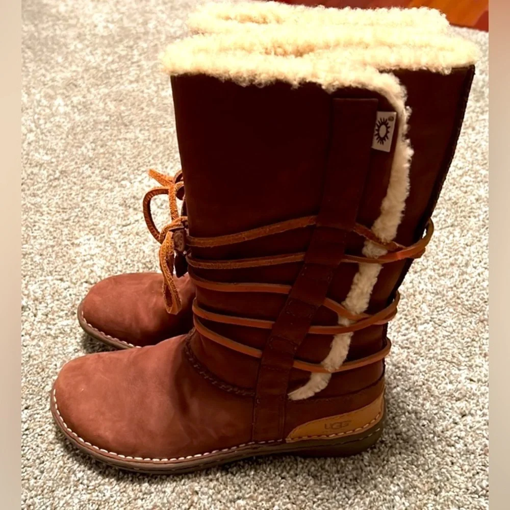 UGG Australia Catalina Brown Leather Lace Up Boots, GUC